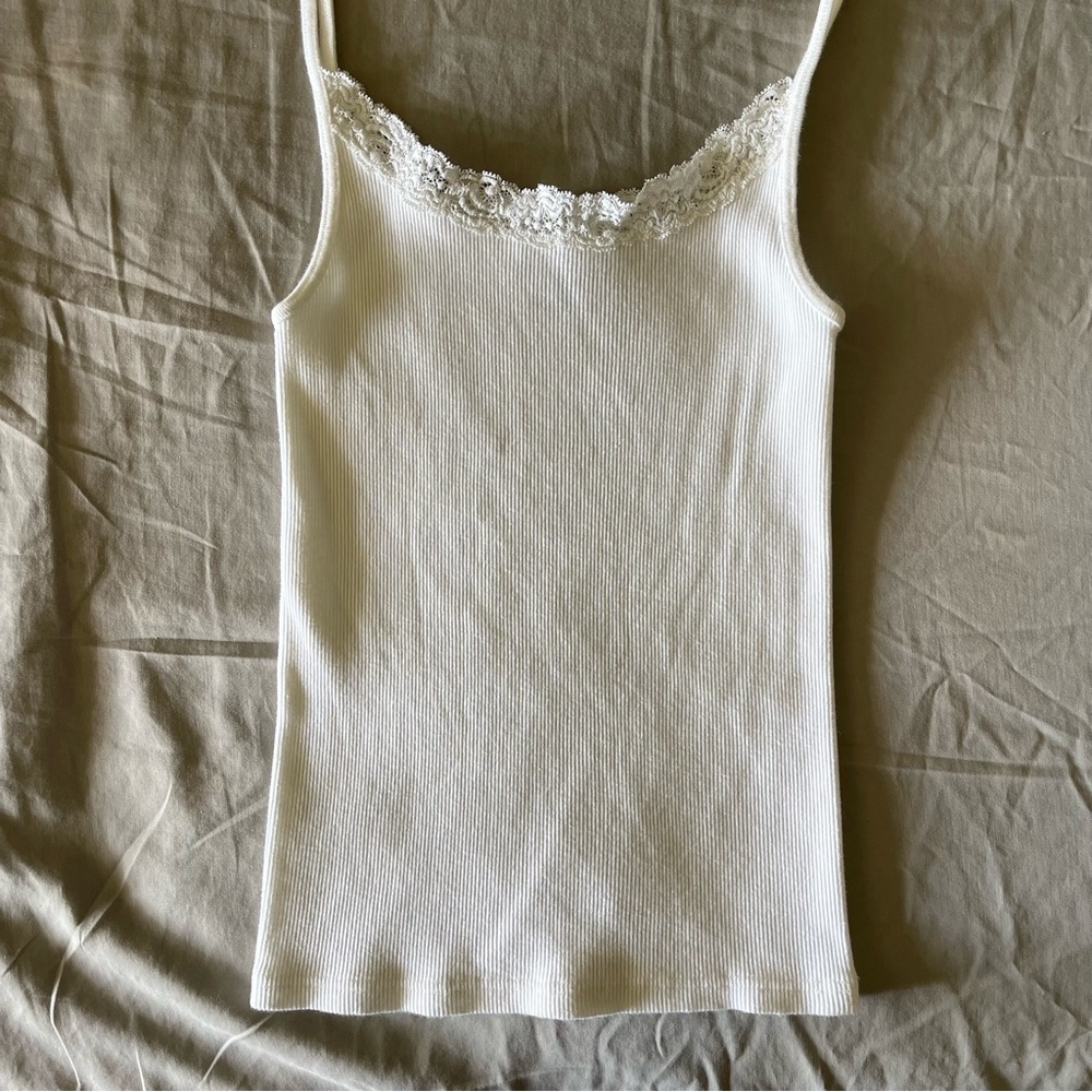 Brandy Melville Skylar Tank